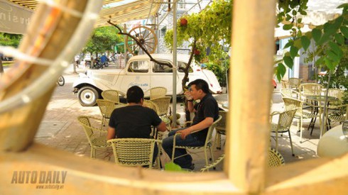 Ngắm ô tô cổ của Heri Trần tại Classic Car ở Hà Nội - ảnh 9