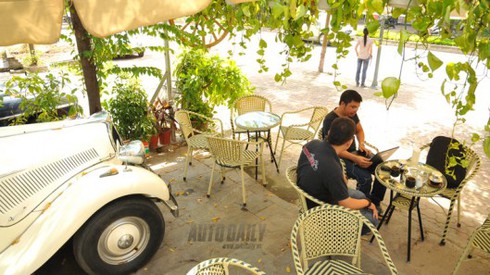 Ngắm ô tô cổ của Heri Trần tại Classic Car ở Hà Nội - ảnh 4