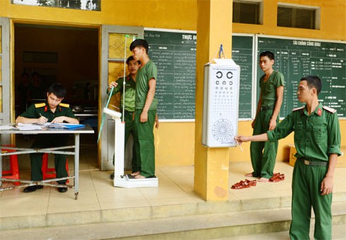 Hình ảnh mới nhất tân binh quân đội VN ngày đầu về đơn vị - ảnh 5