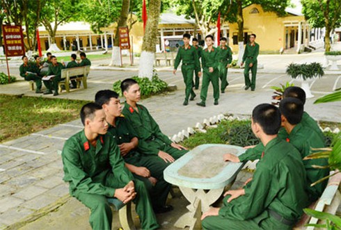 Hình ảnh mới nhất tân binh quân đội VN ngày đầu về đơn vị - ảnh 6