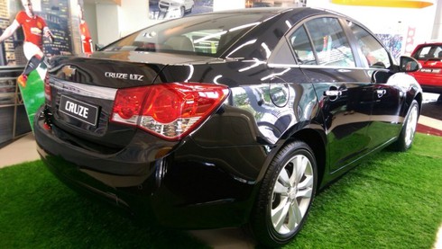 Chevorlet Cruze 2014 vào cuộc đua với Toyota Altis - ảnh 4