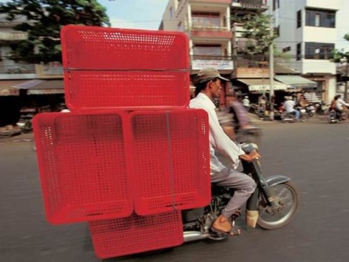 Ống kính nước ngoài kinh ngạc với xe quá tải, quá khổ ở Việt Nam - ảnh 18
