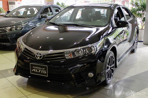 Có gì trong xe Toyota Altis 2.0V CVT giá gần 1 tỷ vẫn bán chạy - ảnh 1