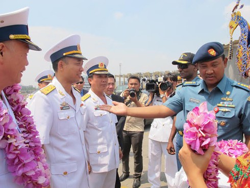 Chiến hạm Đinh Tiên Hoàng, Lý Thái Tổ cập bến thăm Indonesia - ảnh 2
