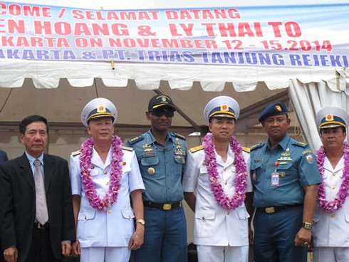 Chiến hạm Đinh Tiên Hoàng, Lý Thái Tổ cập bến thăm Indonesia - ảnh 4