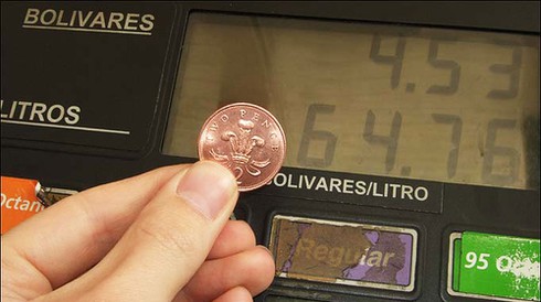 “Giật mình” có nơi bán 1.000 đồng/lít xăng - ảnh 1