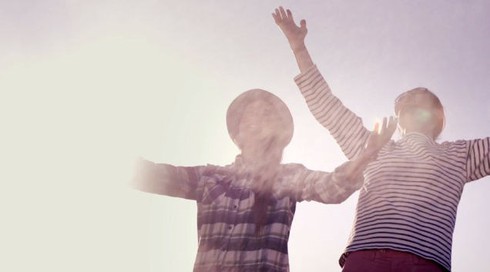 Nissan ra xe 'tự sướng' nướng thịt, karaoke, đuổi muỗi, camera bay... - ảnh 6