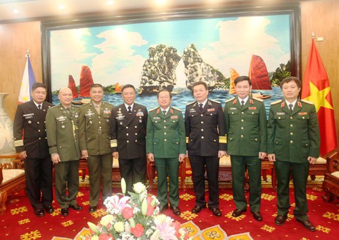 Tư lệnh Hải quân Philippin thăm Việt Nam bày tỏ tình đoàn kết vì hòa bình - ảnh 4