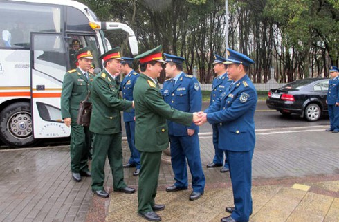 Sĩ quan trẻ VN thăm lực lượng tăng thiết giáp, không quân TQ - ảnh 7