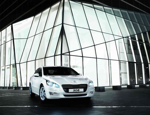 Xe Peugeot tại Việt Nam giảm giá tới 240 triệu đồng - ảnh 1