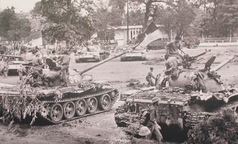 100 bức ảnh “Đường xuân chiến dịch 1975” tái hiện chiến thắng 30/4 - ảnh 3