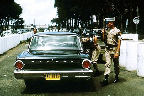 Hình ảnh xe cộ trên đường phố Sài Gòn trước 30/4/1975 - ảnh 16