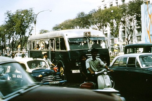 Hình ảnh xe cộ trên đường phố Sài Gòn trước 30/4/1975 - ảnh 7