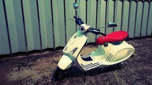 Vespa 946