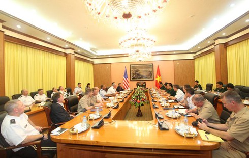 Đại sứ Mỹ Ted Osius hội đàm với Thượng tướng Nguyễn Chí Vịnh - ảnh 3