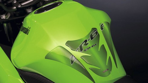 Những chữ cái “R”, “CBR”,