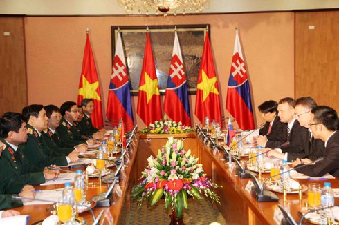 Việt Nam và Xlô-va-ki-a ký Bản ghi nhớ về hợp tác quốc phòng song phương - ảnh 3