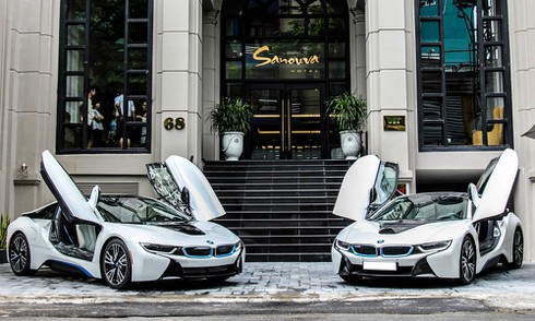 Chân dung “đại gia từ thiện” tậu cặp đôi BMW i8 - ảnh 1