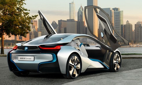 Chân dung “đại gia từ thiện” tậu cặp đôi BMW i8 - ảnh 2
