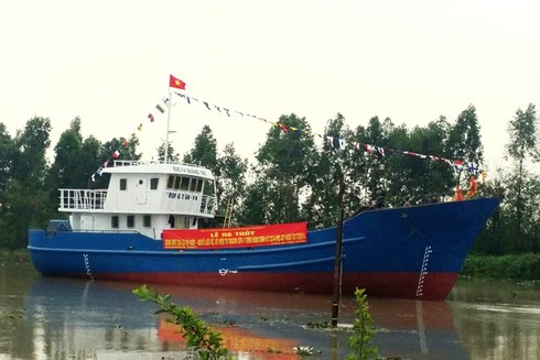 Hạ thủy thành công tàu cá vỏ thép đầu tiên theo Nghị định 67 - ảnh 1