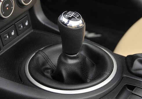 Xe số sàn sắp 'tuyệt chủng' - ảnh 1