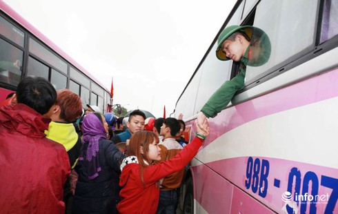 Hình ảnh các tân binh Quân khu 3 và Hà Nội lên đường nhập ngũ - ảnh 8
