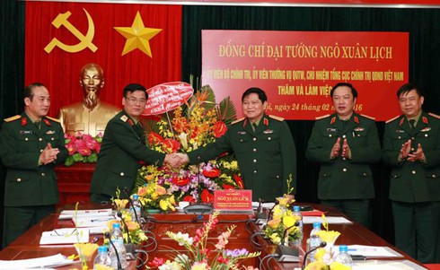 Đại tướng Ngô Xuân Lịch thăm Cục Chính sách và Tạp chí Quốc phòng toàn dân - ảnh 1