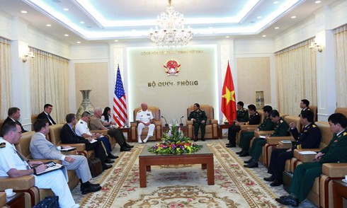 Tư lệnh Hạm đội Thái Bình Dương chia sẻ quan điểm giải quyết Biển Đông của VN - ảnh 2