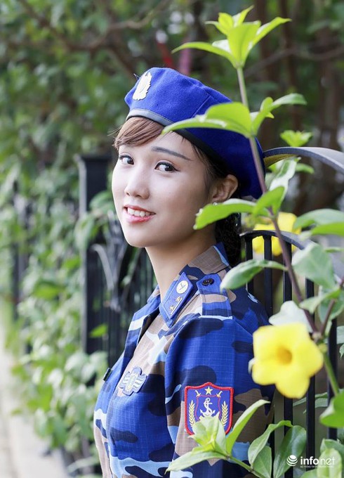 [Ảnh] Quân phục cảnh sát biển Việt Nam 'mềm mại' trên vóc dáng người mẫu - ảnh 5