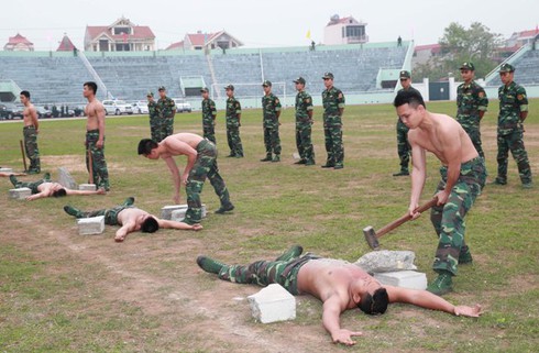 [Ảnh] Bộ đội Việt Nam biểu diễn võ thuật trước lực lượng biên phòng Trung Quốc - ảnh 12