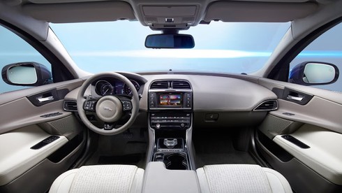 Nửa ngày cầm lái xe sang Jaguar XE - ảnh 3
