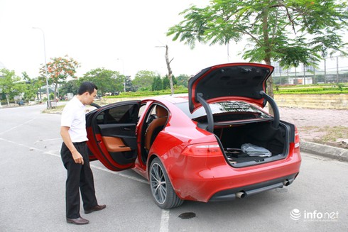 Nửa ngày cầm lái xe sang Jaguar XE - ảnh 10