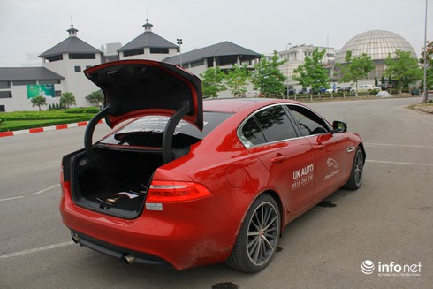 Nửa ngày cầm lái xe sang Jaguar XE - ảnh 9