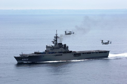 Tàu đổ bộ xe tăng Osumi Nhật Bản -