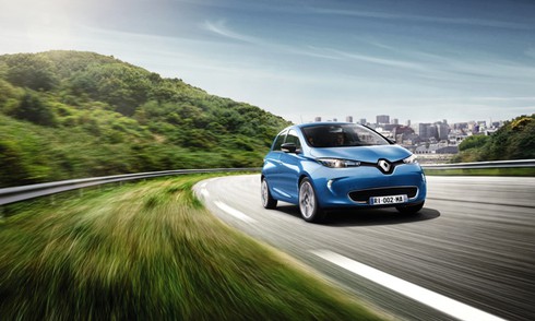 Xe điện Renault Zoe thiết lập kỷ lục sạc một lần đi được 400km - ảnh 1