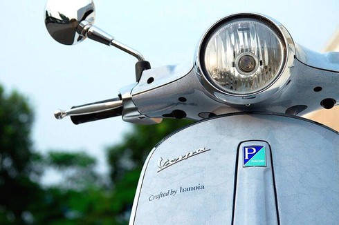 Biểu tượng Ý - Vespa Primavera biến thành đồ độc 'dát' vỏ trứng - ảnh 1