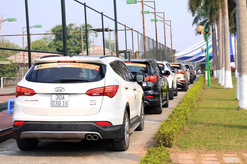 [Video] 50 xe SantaFe xếp hình mừng Fe-Club tuổi lên 3 - ảnh 4