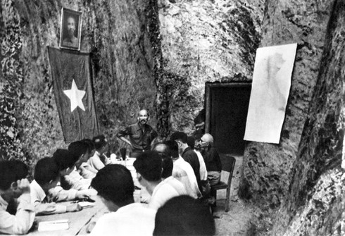 Trưng bày triển lãm Chủ tịch Hồ Chí Minh với hành trình kháng chiến chống Pháp - ảnh 2