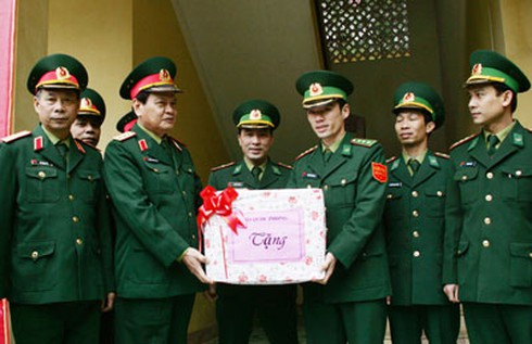 Thượng tướng Nguyễn Thành Cung kiểm tra tuyến biên giới tỉnh Cao Bằng - ảnh 2