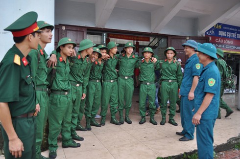 Trai Hà Nội nhiều cung bậc cảm xúc trước giờ nhập ngũ - ảnh 4