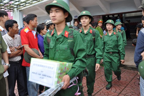 Trai Hà Nội nhiều cung bậc cảm xúc trước giờ nhập ngũ - ảnh 8