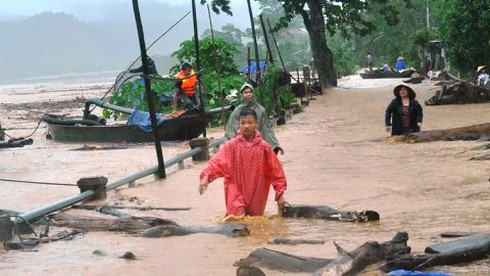 Thêm 3 người chết, nhiều nhà dân hư hỏng nặng do mưa lũ - ảnh 1