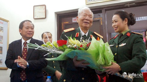 Đại tướng Lê Đức Anh tặng Thư viện Quân đội 1.200 cuốn hồi ký - ảnh 2