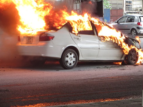 Chủ tịch Hiệp hội vận tải HN: Ô tô con không biết để bình cứu hỏa vào đâu! - ảnh 2