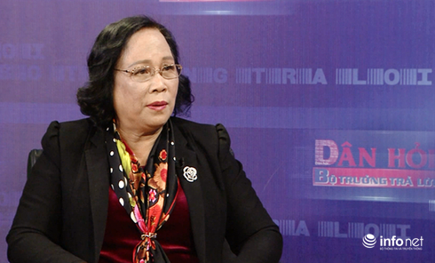 Bộ trưởng nói gì về việc thưởng Tết bằng... quần đùi? - ảnh 1