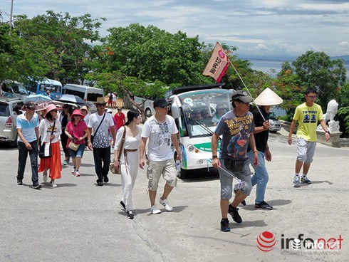 Bộ VHTTDL: Có sự tiếp tay của người Việt cho hướng dẫn viên du lịch nước ngoài - ảnh 1