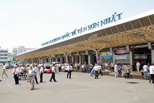 Nâng công suất Cảng hàng không Tân Sơn Nhất lên 50 triệu khách - ảnh 1