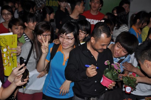 Chết cười với slogan trong gala Tắt đèn Bật ý tưởng 2013 - ảnh 55