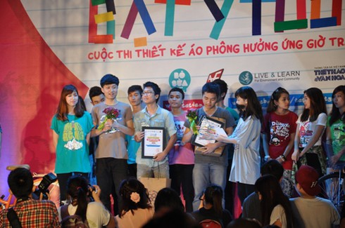 Chết cười với slogan trong gala Tắt đèn Bật ý tưởng 2013 - ảnh 63
