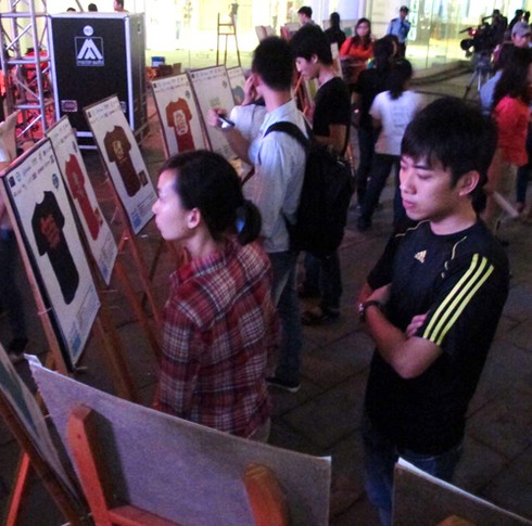 Chết cười với slogan trong gala Tắt đèn Bật ý tưởng 2013 - ảnh 1